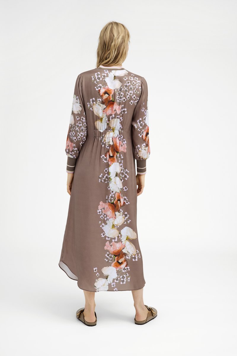 Smuk kjole med blomsterprint fra Gustav / Kamille